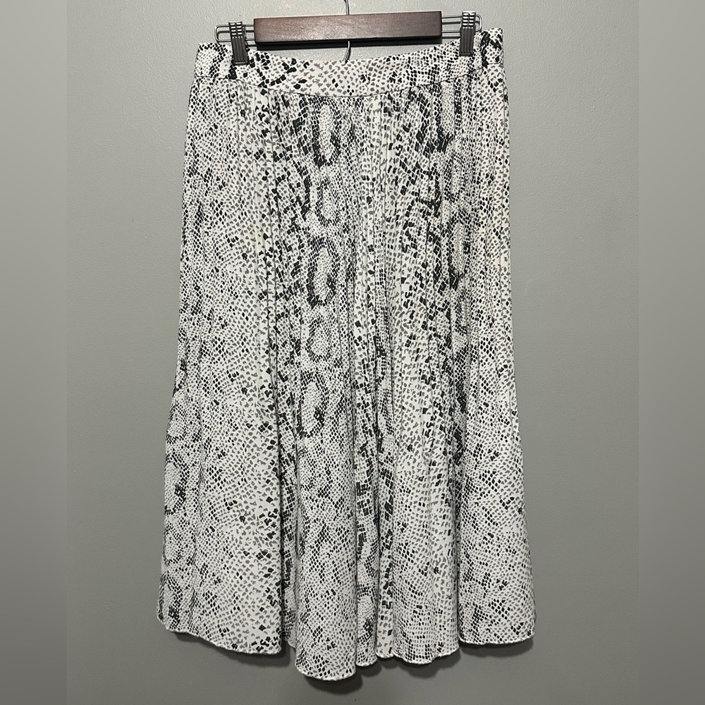 J. Crew Elegant Pleated Snake Print Skirt Flowy Design Medium EUC!!